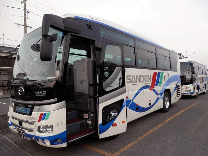SEWA BUS MEDIUM PARIWISATA